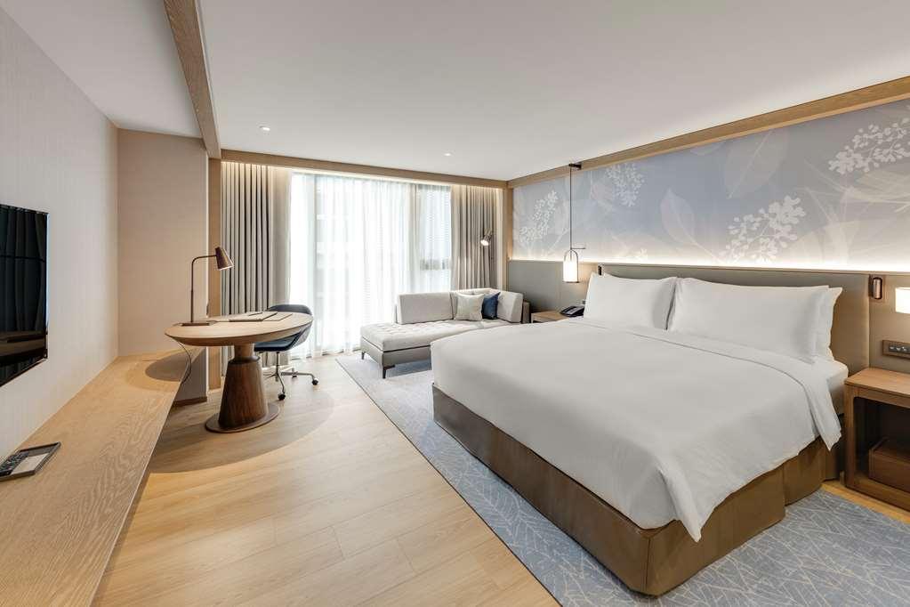 Doubletree By Hilton Taipei Zhongshan Room photo